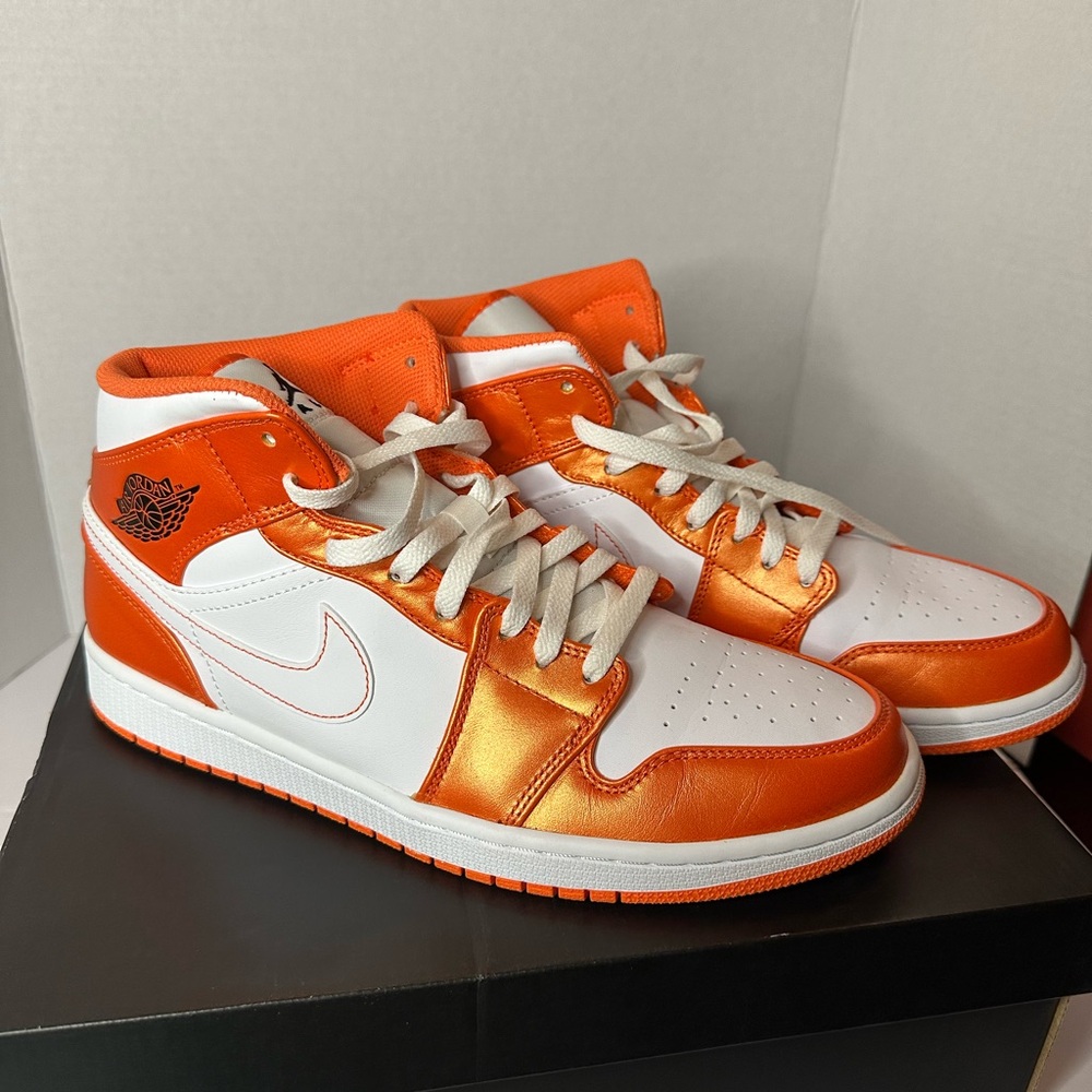 Air Jordan 1 Mid Electro Orange Size 11 Used No Box Sneakers Athletic Gym